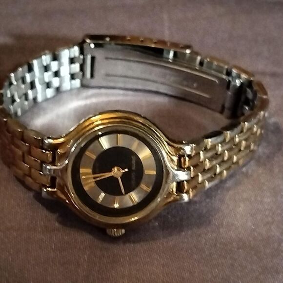 Pierre Cardin Watch - Picture 2 of 10